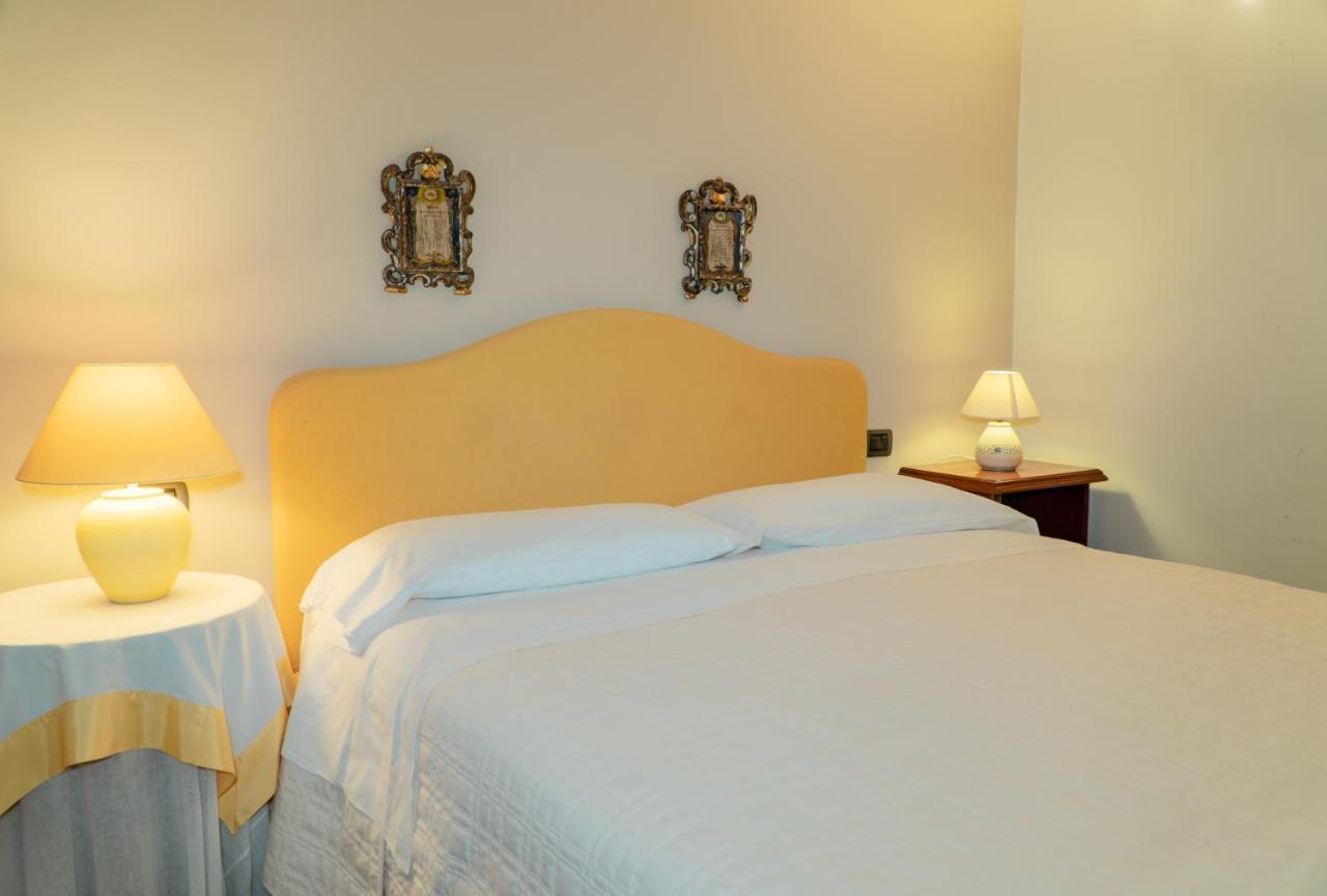 Agriturismo Relais "Il Bricco" Nizza Monferrato Extérieur photo