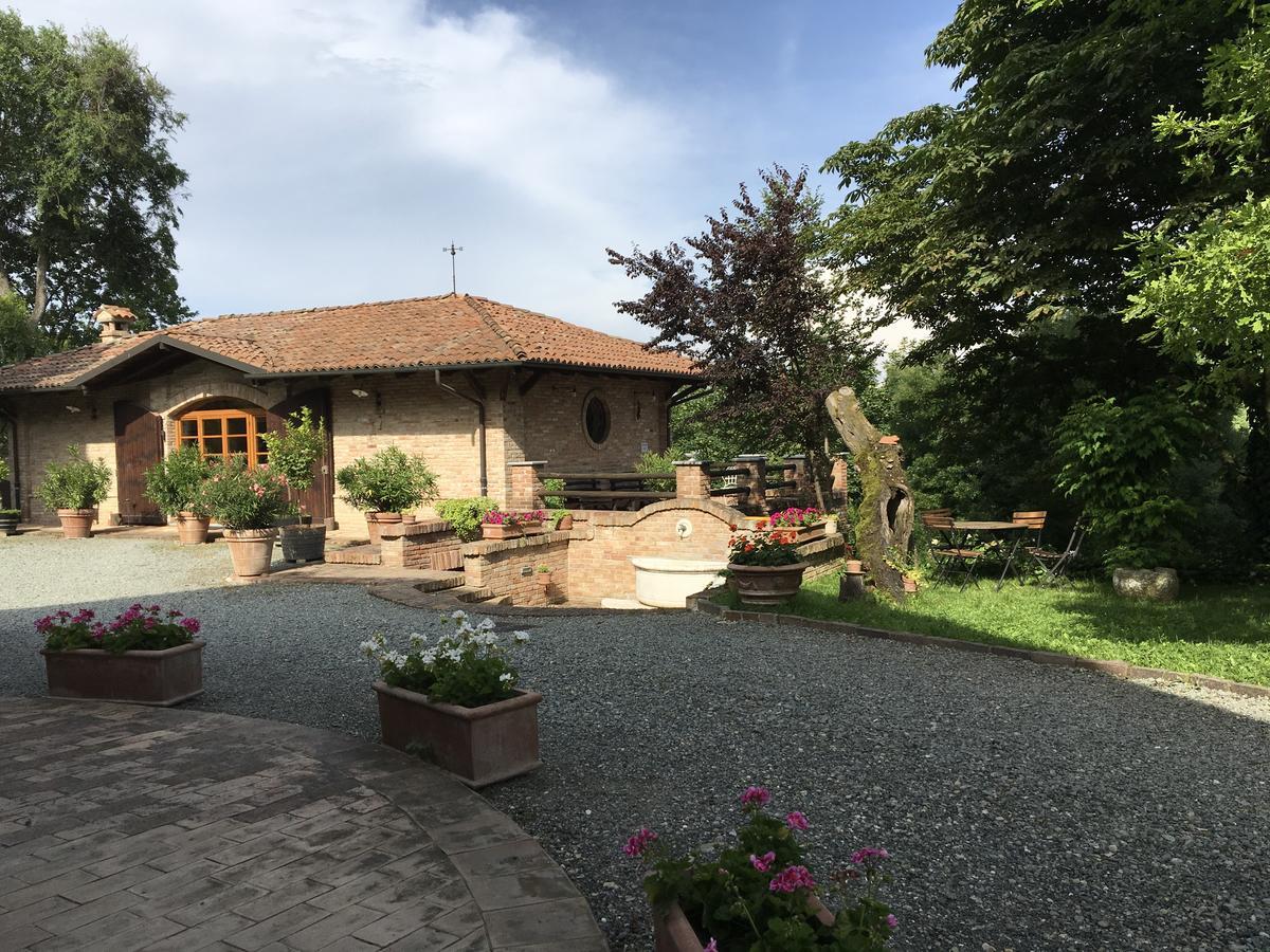 Agriturismo Relais "Il Bricco" Nizza Monferrato Extérieur photo